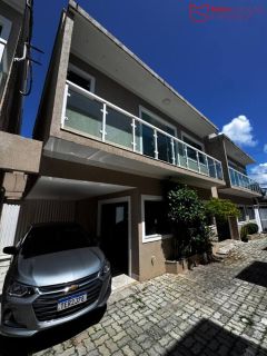 Casa à venda em Ipitanga – condomínio fechado.