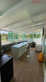 Cobertura 3/4 Semi Mobiliada em Localização Privilegiada – Buraquinho.