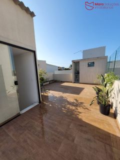 Triplex com 3 suítes em rua pública em Ipitanga.