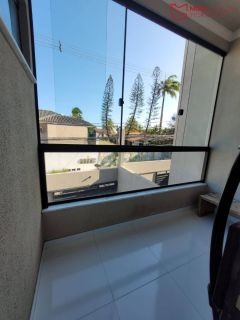 Triplex com 3 suítes em rua pública em Ipitanga.