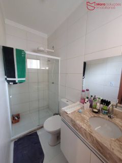 Triplex com 3 suítes em rua pública em Ipitanga.