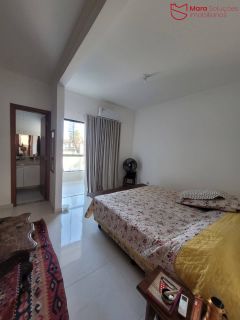 Triplex com 3 suítes em rua pública em Ipitanga.