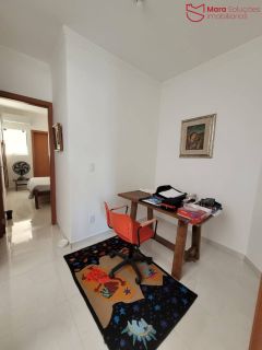 Triplex com 3 suítes em rua pública em Ipitanga.