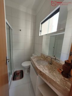 Triplex com 3 suítes em rua pública em Ipitanga.