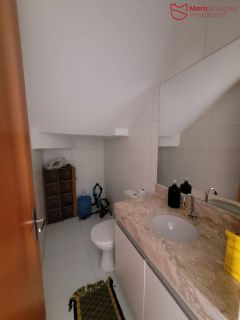 Triplex com 3 suítes em rua pública em Ipitanga.