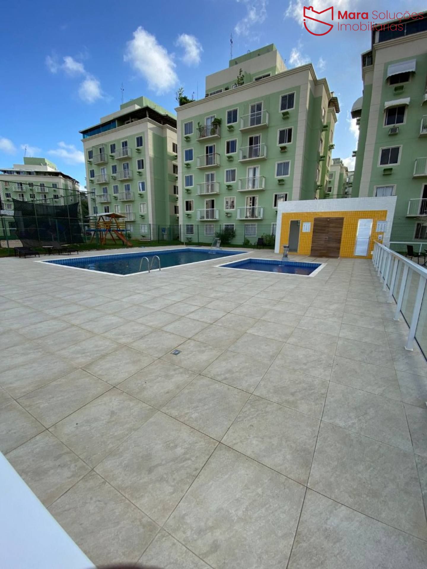 Apartamento térreo 2/4 com planejados em condomínio completo!