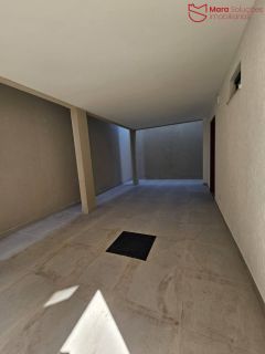 Casa Triplex em Condomínio na região de Pitangueiras.