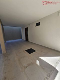 Casa Triplex em Condomínio na região de Pitangueiras.