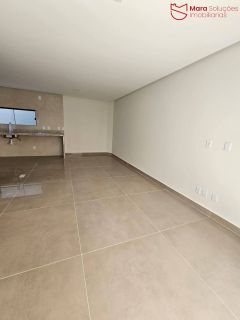 Casa Triplex em Condomínio na região de Pitangueiras.