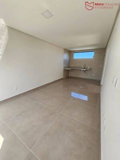 Casa Triplex em Condomínio na região de Pitangueiras.