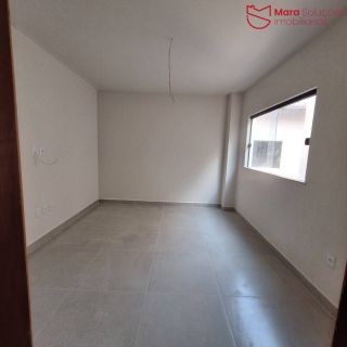 Casa nova dentro do Portão do Sol em Buraquinho.