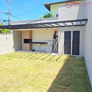 Casa nova dentro do Portão do Sol em Buraquinho.