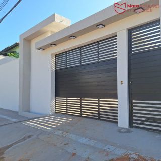 Casa nova dentro do Portão do Sol em Buraquinho.