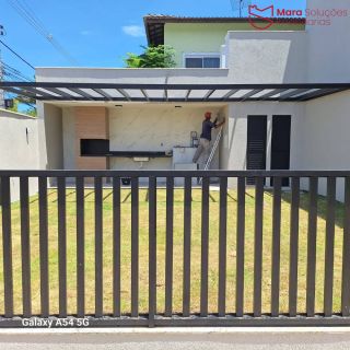 Casa nova dentro do Portão do Sol em Buraquinho.