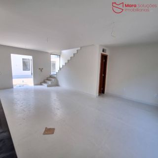 Casa nova dentro do Portão do Sol em Buraquinho.