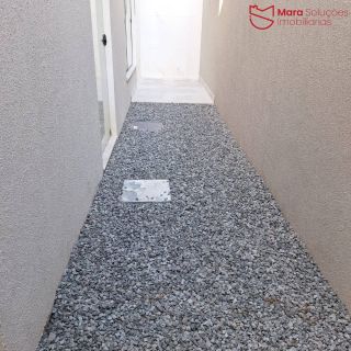 Casa nova dentro do Portão do Sol em Buraquinho.