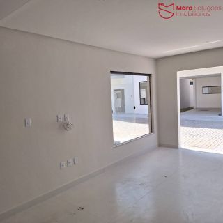 Casa nova dentro do Portão do Sol em Buraquinho.