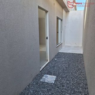 Casa nova dentro do Portão do Sol em Buraquinho.