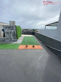 Viva com Estilo: Casa 2/4 com Suítes, Closet e Terraço Exclusivo.