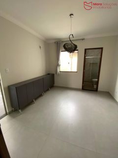 Viva com Estilo: Casa 2/4 com Suítes, Closet e Terraço Exclusivo.