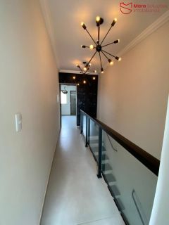 Viva com Estilo: Casa 2/4 com Suítes, Closet e Terraço Exclusivo.