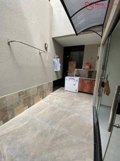 Viva com Estilo: Casa 2/4 com Suítes, Closet e Terraço Exclusivo.