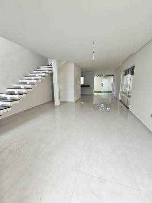 Casa Solta e individual em Pitangueiras.