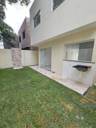 Casa Solta e individual em Pitangueiras.