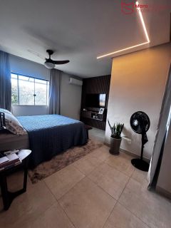 Casa Alto Padrão para Locação – 4 Suítes, Cobertura com Piscina e Área Gourmet!