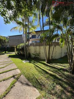 Casa alto padrão no cond. buacaville.