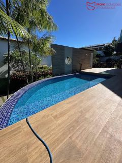 Casa alto padrão no cond. buacaville.