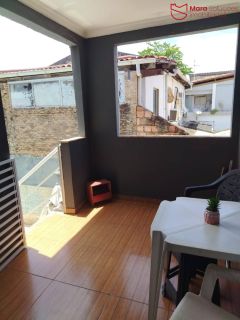 Belíssima casa com 3 quartos e piscina privativa.