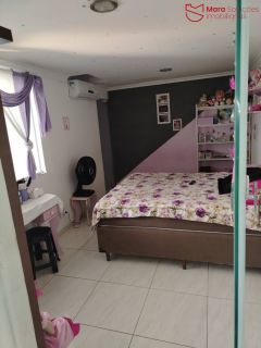 Belíssima casa com 3 quartos e piscina privativa.