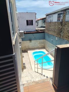 Belíssima casa com 3 quartos e piscina privativa.