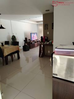 Belíssima casa com 3 quartos e piscina privativa.