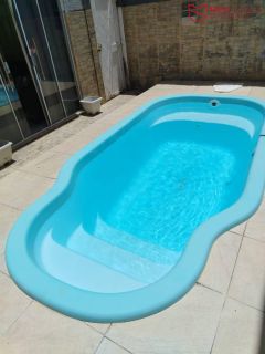 Belíssima casa com 3 quartos e piscina privativa.