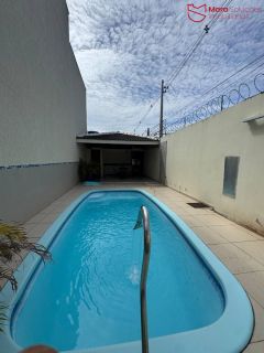 Casa para locação com 3 suítes na Avenida Amarílio Thiago.