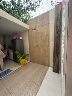 Casa para locação com 3 suítes na Avenida Amarílio Thiago.