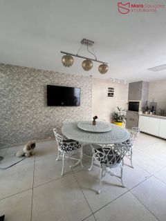 Casa para locação com 3 suítes na Avenida Amarílio Thiago.