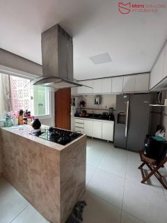 Casa para locação com 3 suítes na Avenida Amarílio Thiago.