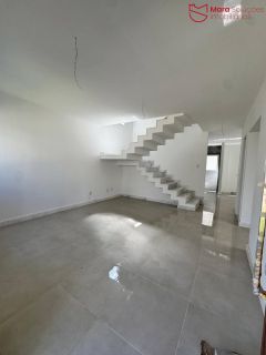 Condomínio de Casas na principal de Buraquinho.