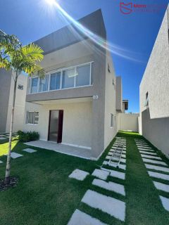 Condomínio de Casas na principal de Buraquinho.