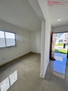 Condomínio de Casas na principal de Buraquinho.