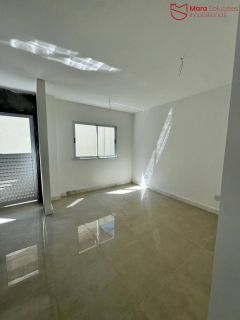 Condomínio de Casas na principal de Buraquinho.