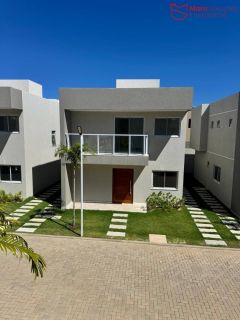 Condomínio de Casas na principal de Buraquinho.