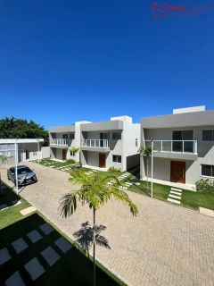 Condomínio de Casas na principal de Buraquinho.