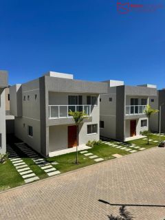 Condomínio de Casas na principal de Buraquinho.