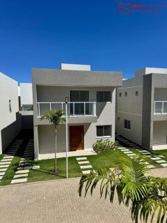 Condomínio de Casas na principal de Buraquinho.