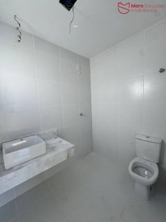 Condomínio de Casas na principal de Buraquinho.