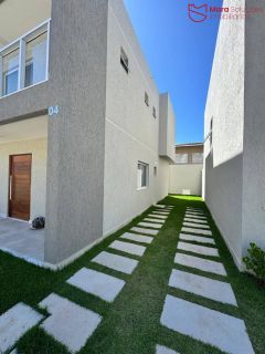 Condomínio de Casas na principal de Buraquinho.